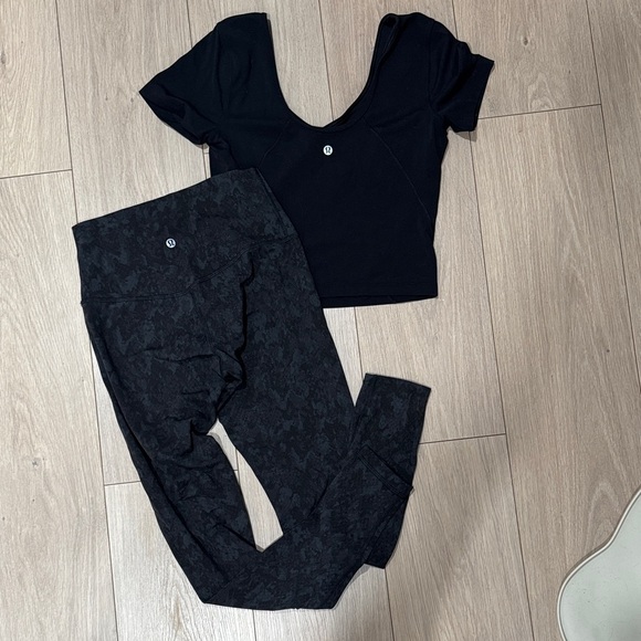 Lululemon Set Size 6 - Picture 2 of 4